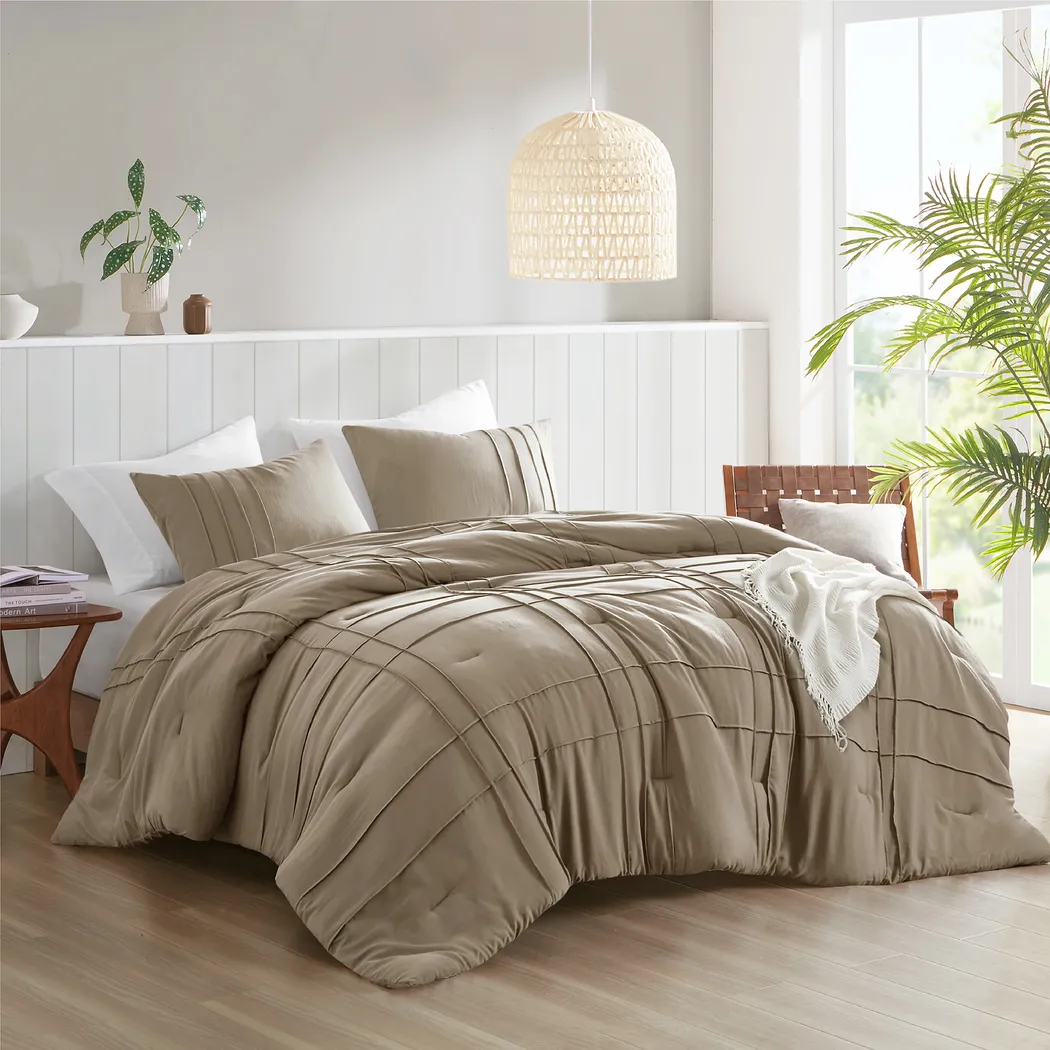 Hanleyea Brown Queen 3 Pc Comforter Set - Thumbnail - Image 1