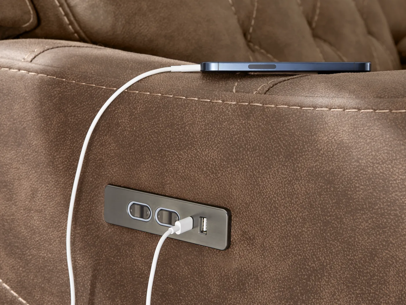 Hardwick Brown Dual Power 6 Pc Sectional - Image 9