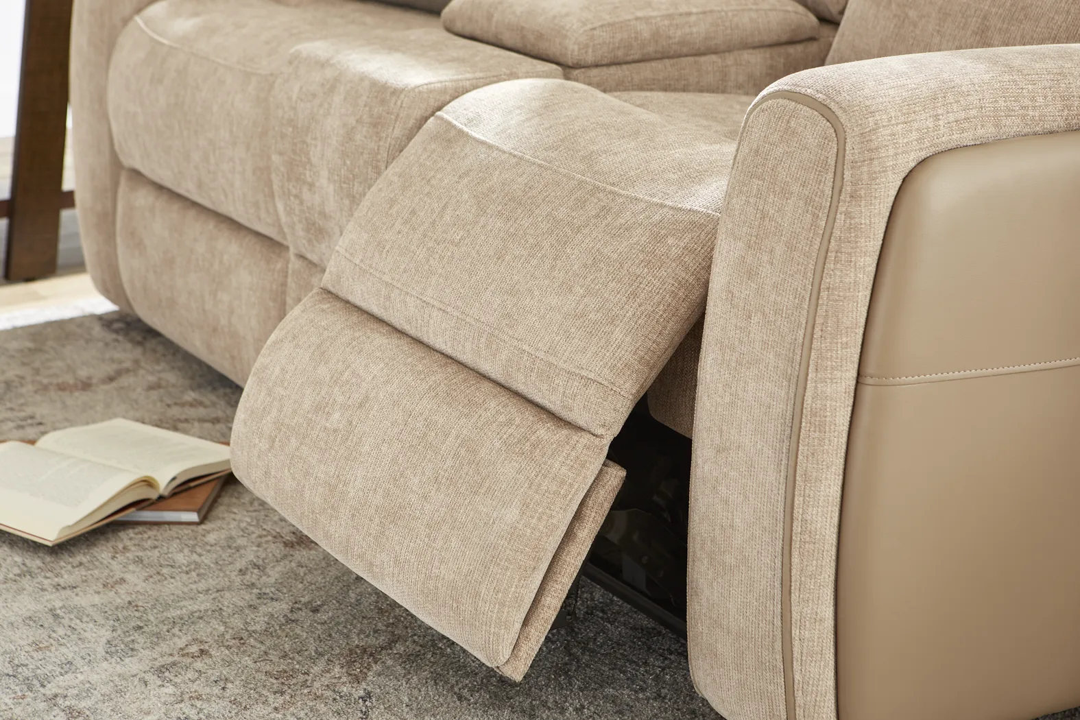 Harrison Beige 5 Pc Reclining Living Room - Thumbnail - Image 12