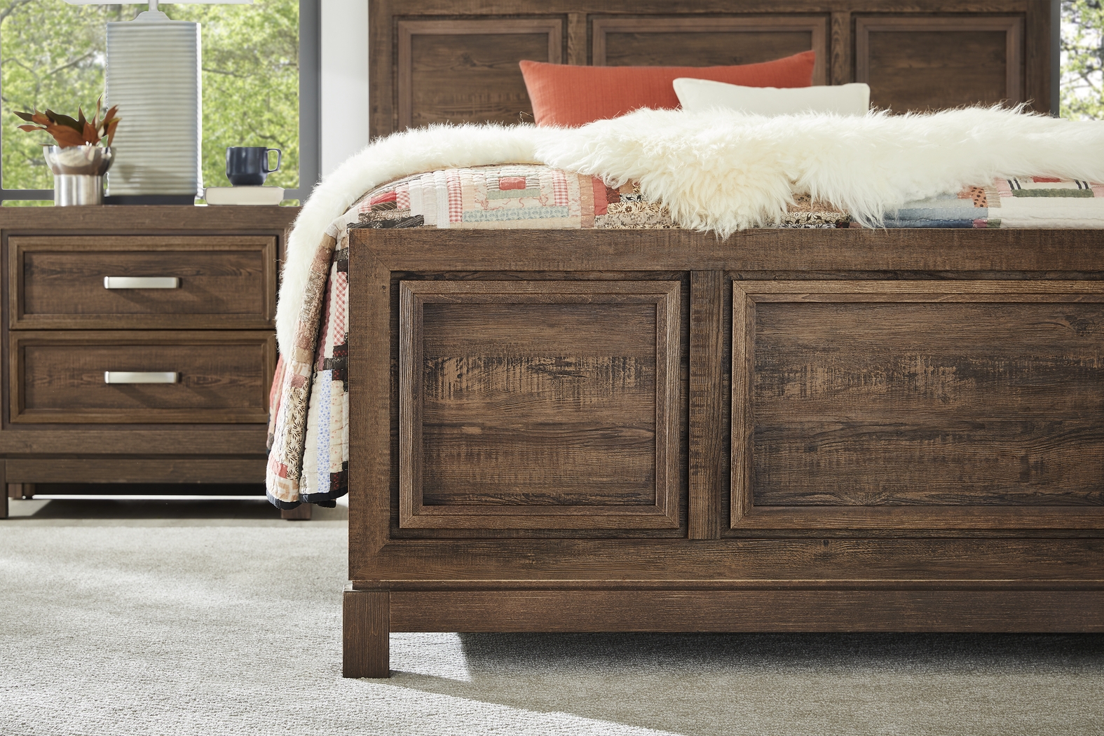 Hartney Mill Brown 5 Pc King Bedroom - Thumbnail - Image 4