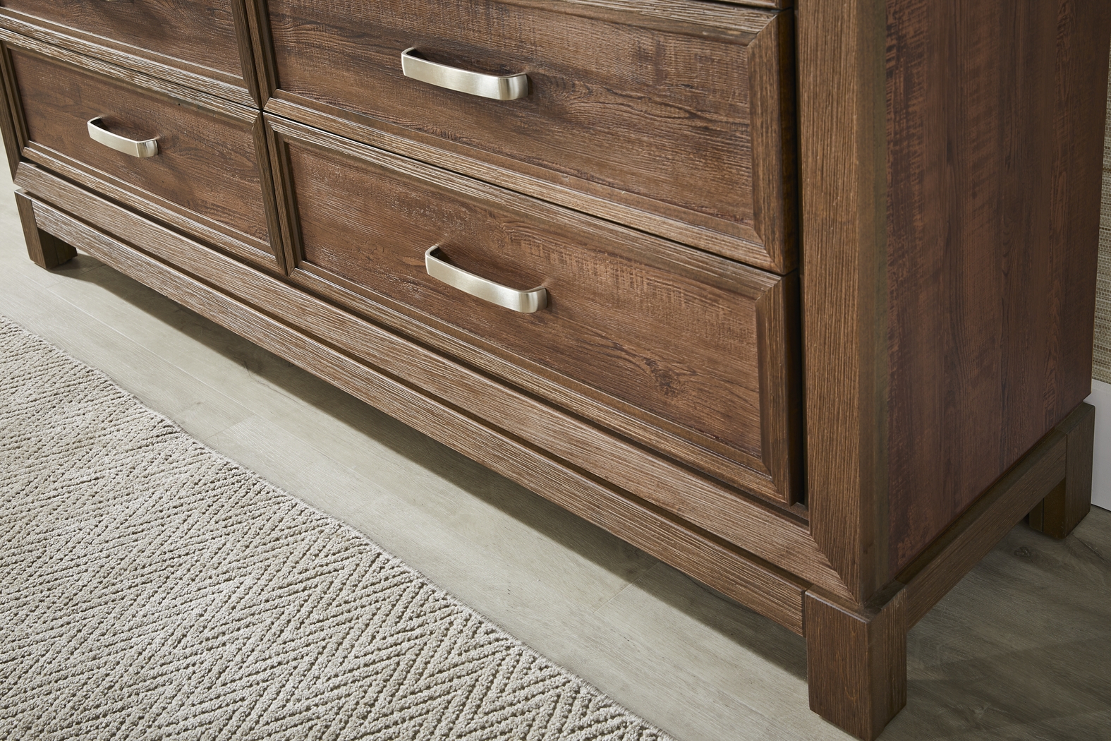 Hartney Mill Brown 5 Pc Queen Bedroom - Thumbnail - Image 6