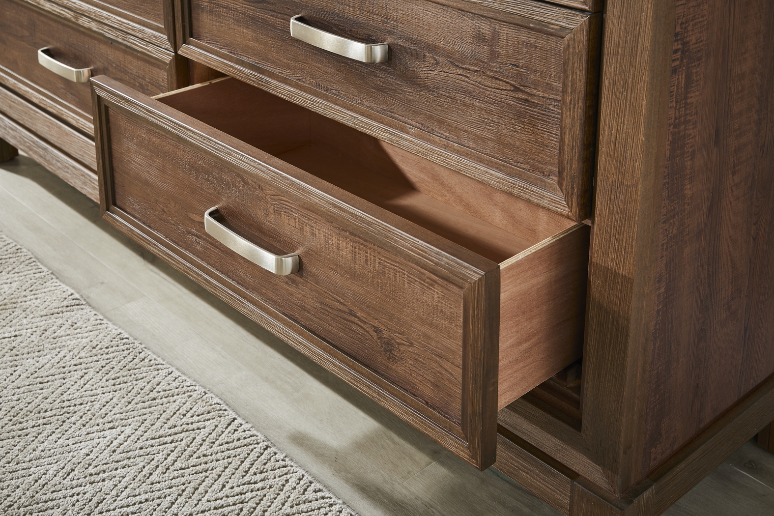 Hartney Mill Brown 5 Pc Queen Bedroom - Thumbnail - Image 7