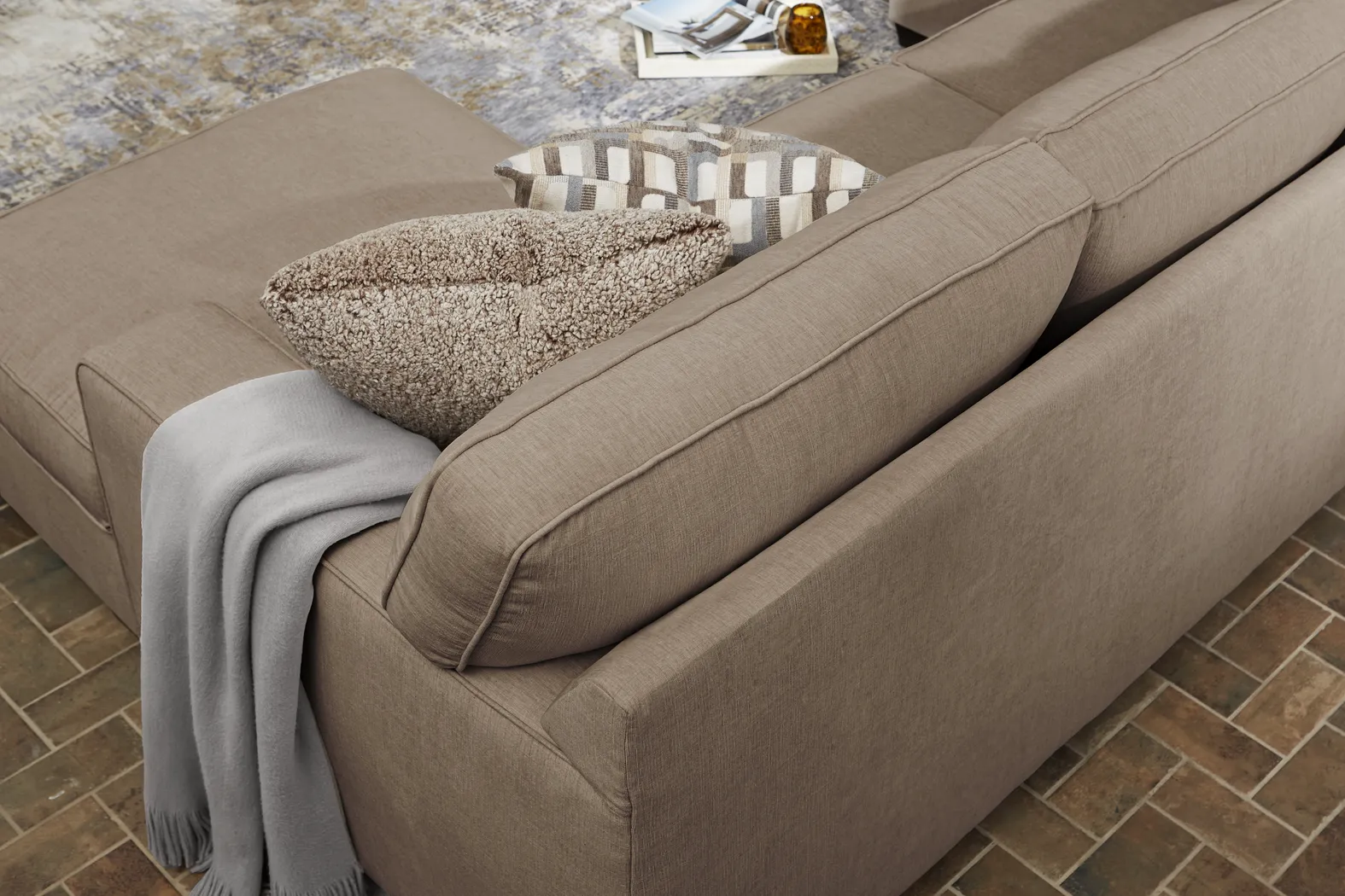 Haskins Brown 5 Pc Sectional Living Room - Thumbnail - Image 7