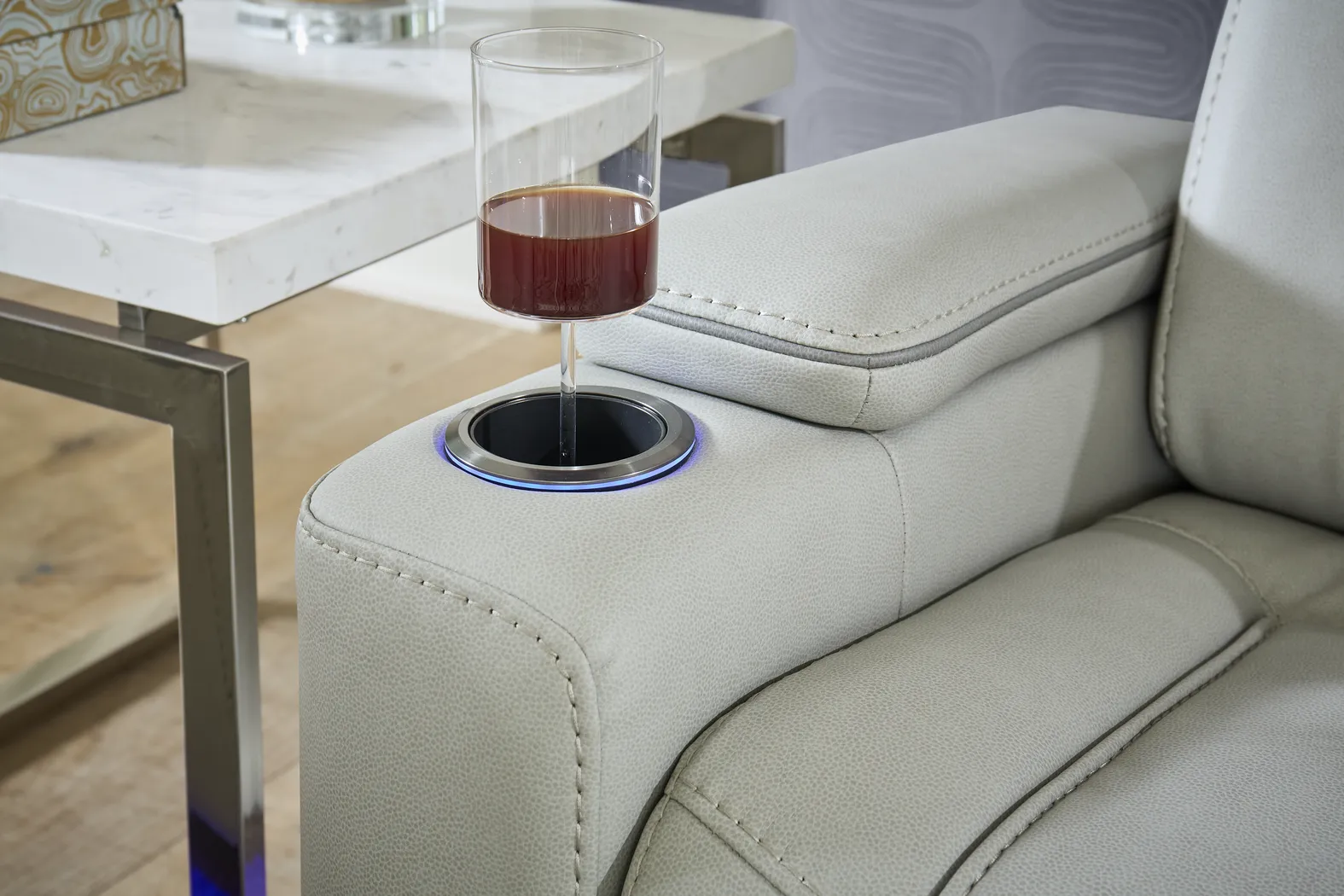  Haven Point Living Room - Thumbnail - Image 16