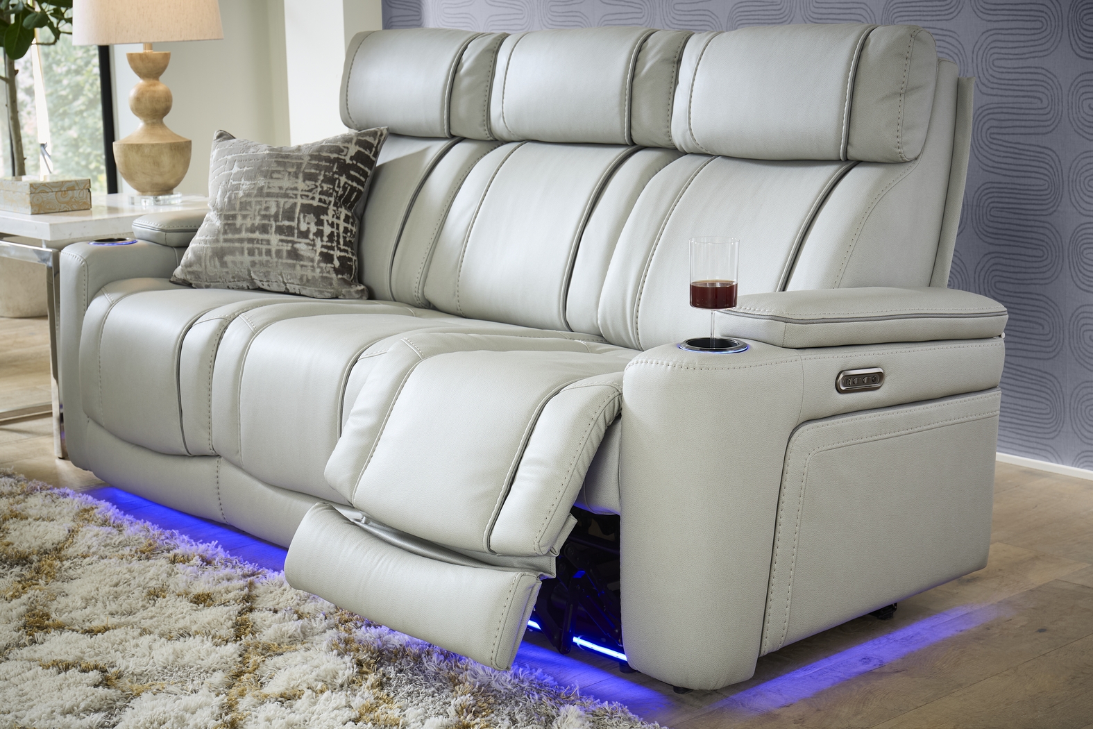 Haven Point Platinum 5 Pc Living Room with Dual Power Reclining Sofa - Thumbnail - Image 5