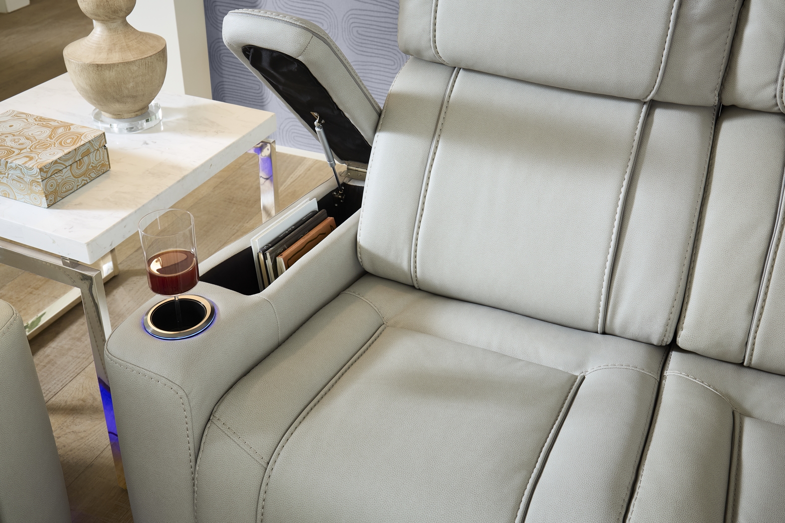 Haven Point Platinum 5 Pc Living Room with Dual Power Reclining Sofa - Thumbnail - Image 12