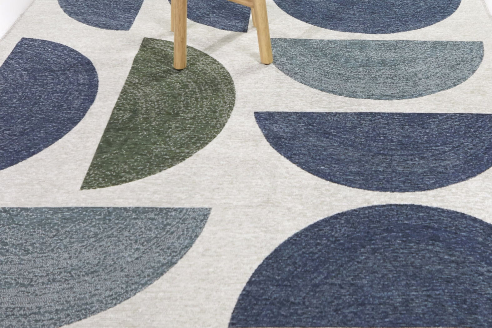 Havlund Blue 7'10 x 10' Indoor/Outdoor Rug - Thumbnail - Image 5