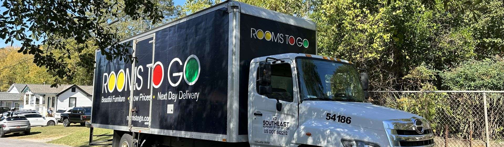 Rooms To Go delivery truck.