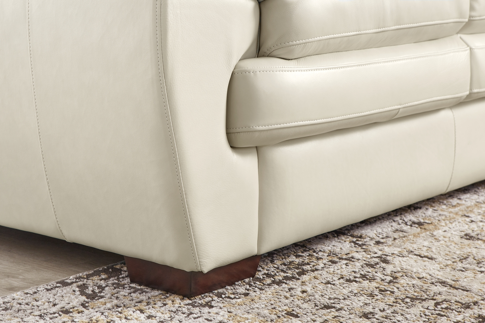 Hayworth Cream Leather Loveseat - Thumbnail - Image 4