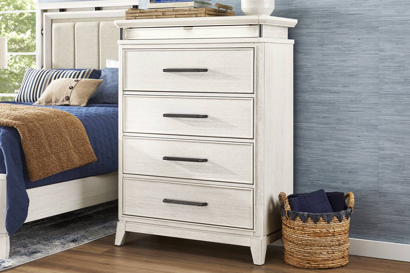 Heiress White Chest - Thumbnail - Image 3