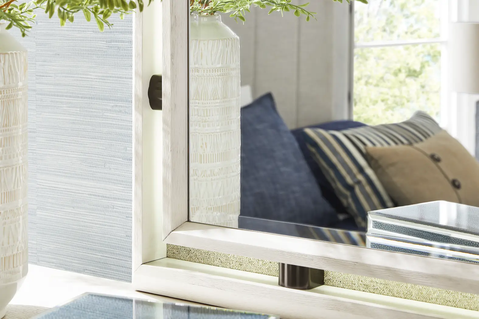 Heiress White 5 Pc King Upholstered Bedroom - Thumbnail - Image 12