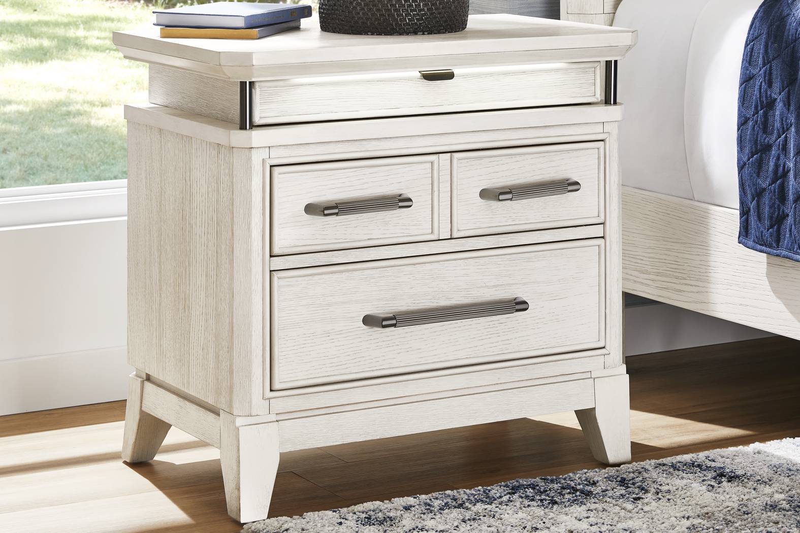 Heiress White Nightstand - Thumbnail - Image 4