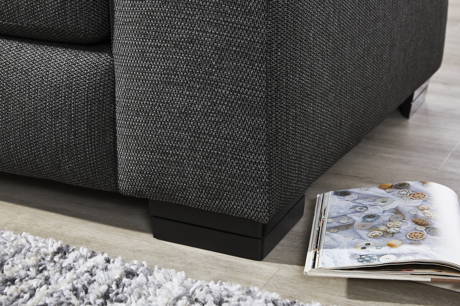 Highland Square Black 6 Pc Sectional Living Room - Thumbnail - Image 6