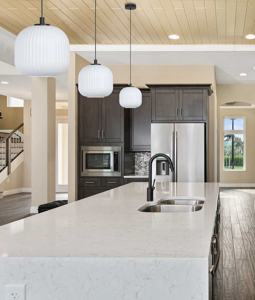 Hillcrest Gate Black Pendant - Thumbnail - Image 2