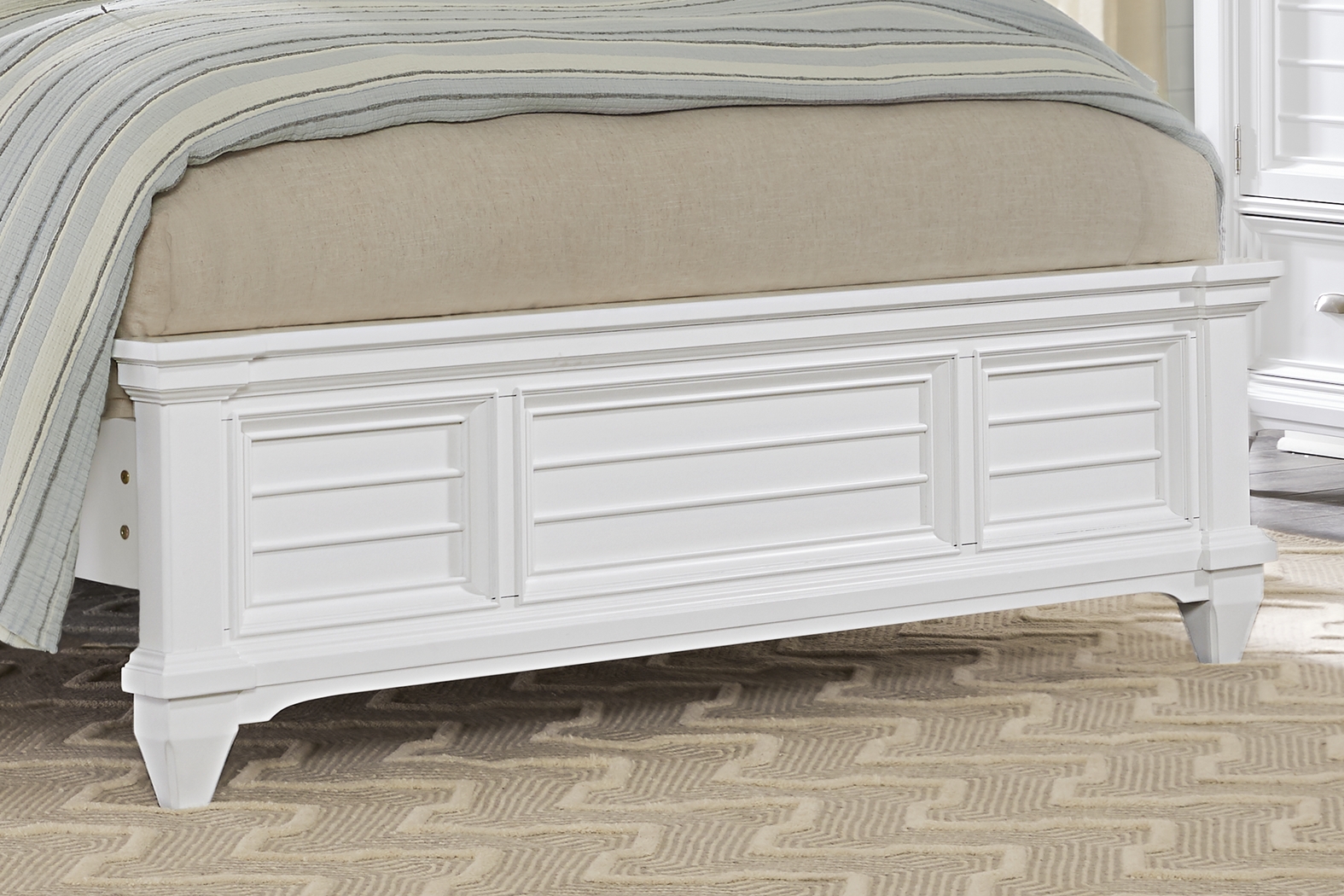 Hilton Head White 5 Pc King Panel Bedroom - Thumbnail - Image 6