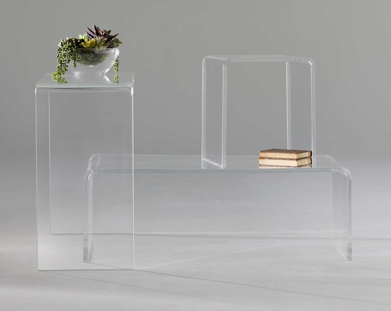 Hisega Clear Cocktail Table - Thumbnail - Image 2
