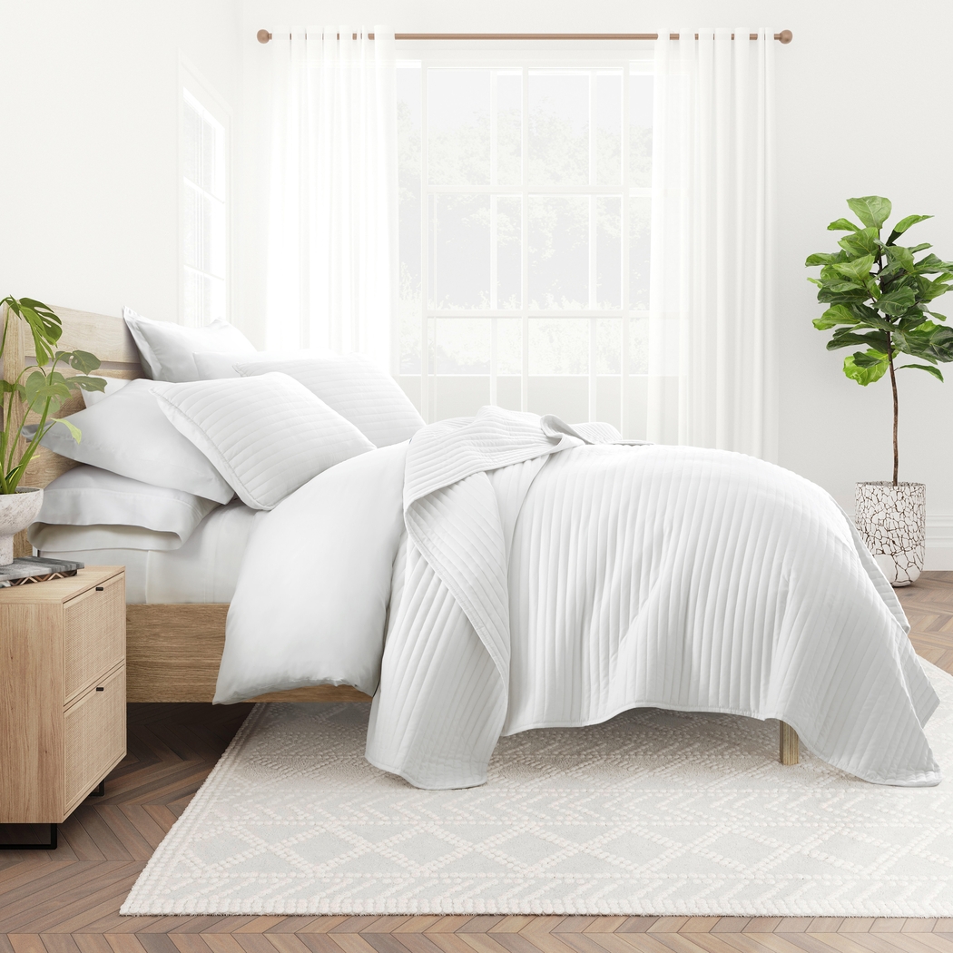 Honeybell White 3 Pc Queen Quilt Set - Thumbnail - Image 4