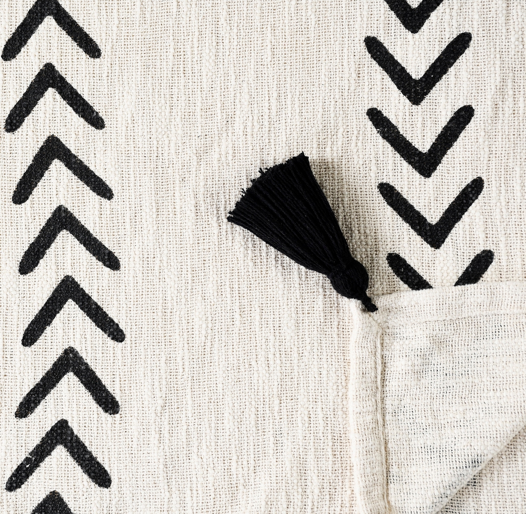 Hookstone II Black Throw Blanket - Thumbnail - Image 6