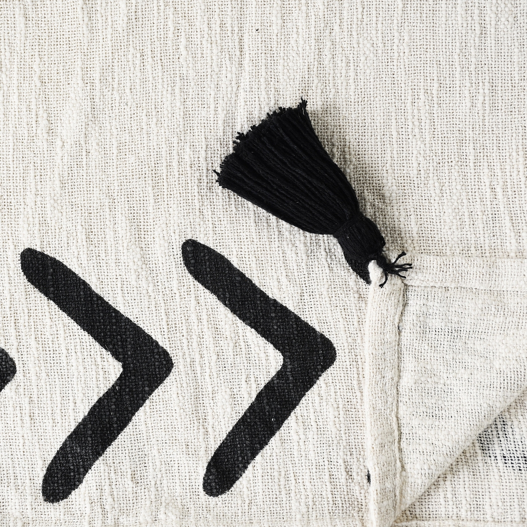 Hookstone V Black Throw Blanket - Thumbnail - Image 6