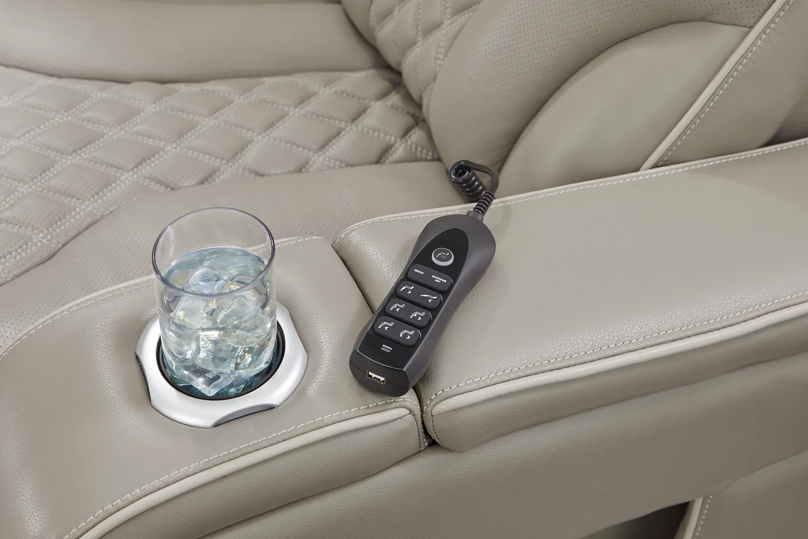  Horizon Ridge Living Room - Thumbnail - Image 23