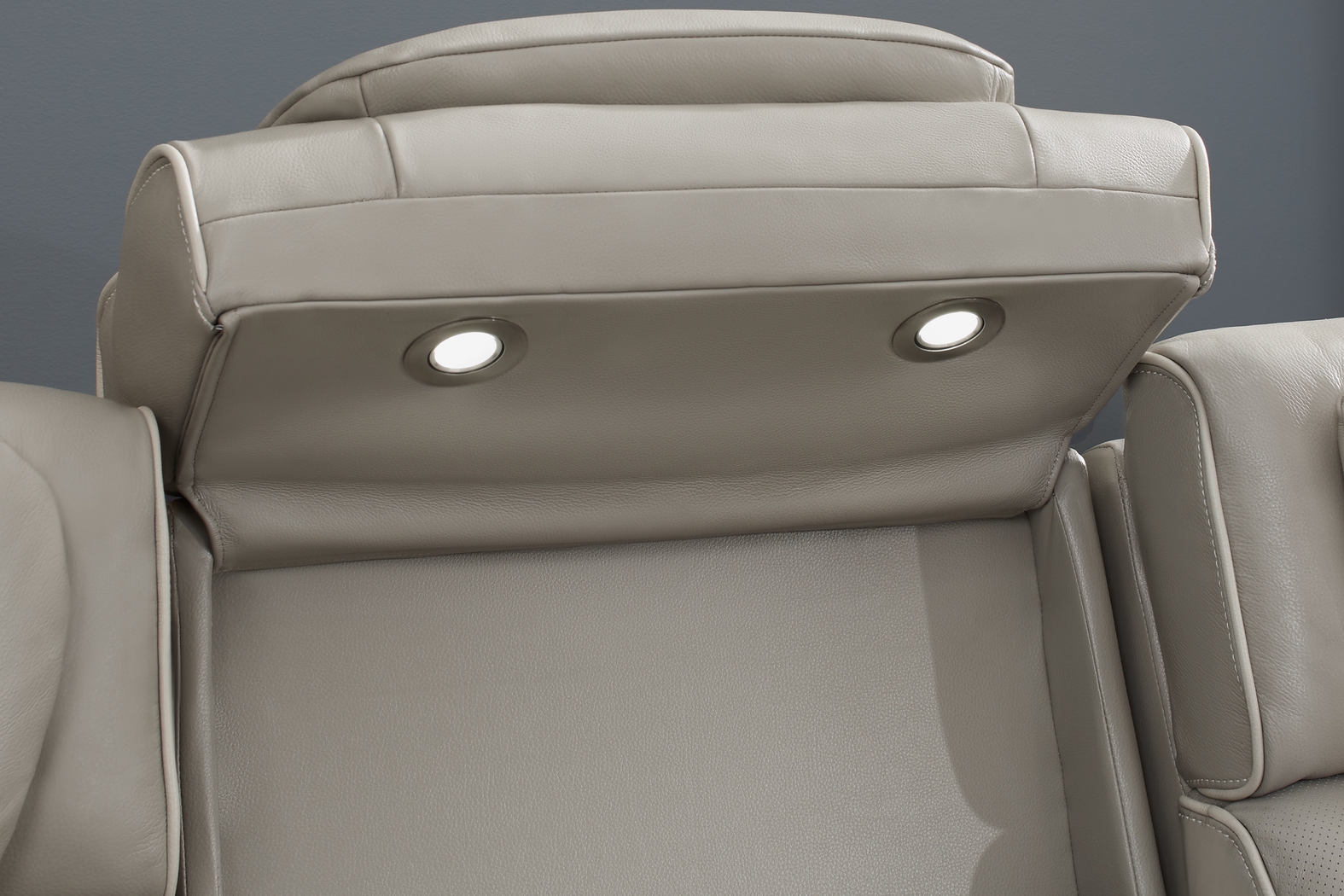 Horizon Ridge Beige Leather 2 Pc Living Room with Triple Power Reclining Sofa - Thumbnail - Image 9