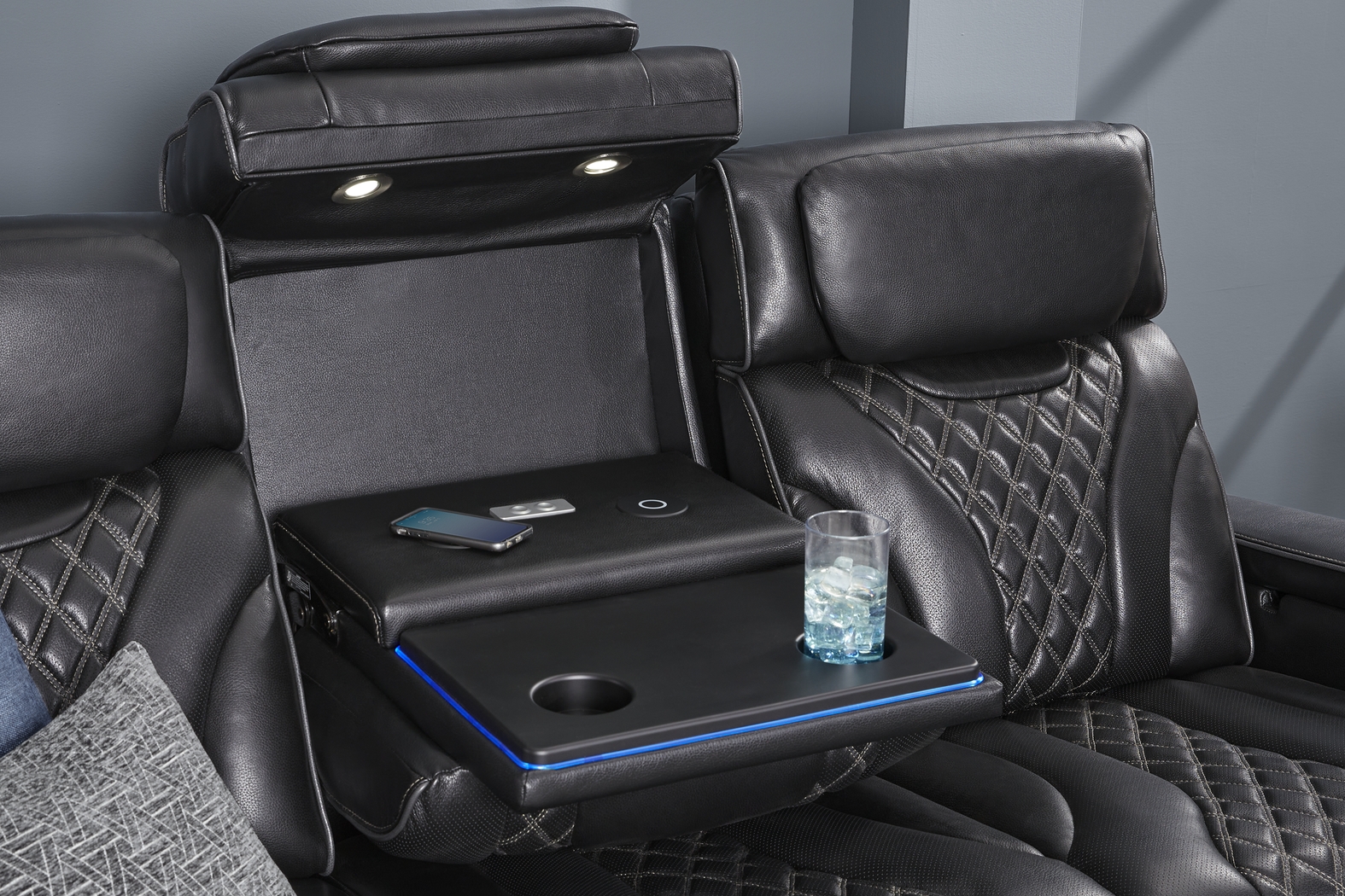 Horizon Ridge Black Leather 8 Pc Living Room with Triple Power Reclining Sofa - Thumbnail - Image 6