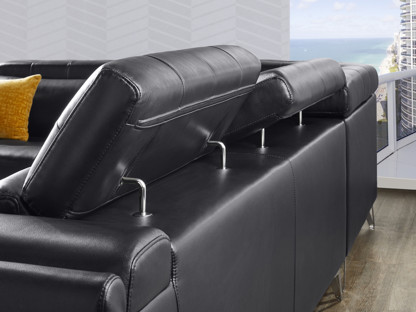 Hudson Heights Black 6 Pc Sectional Living Room - Thumbnail - Image 14