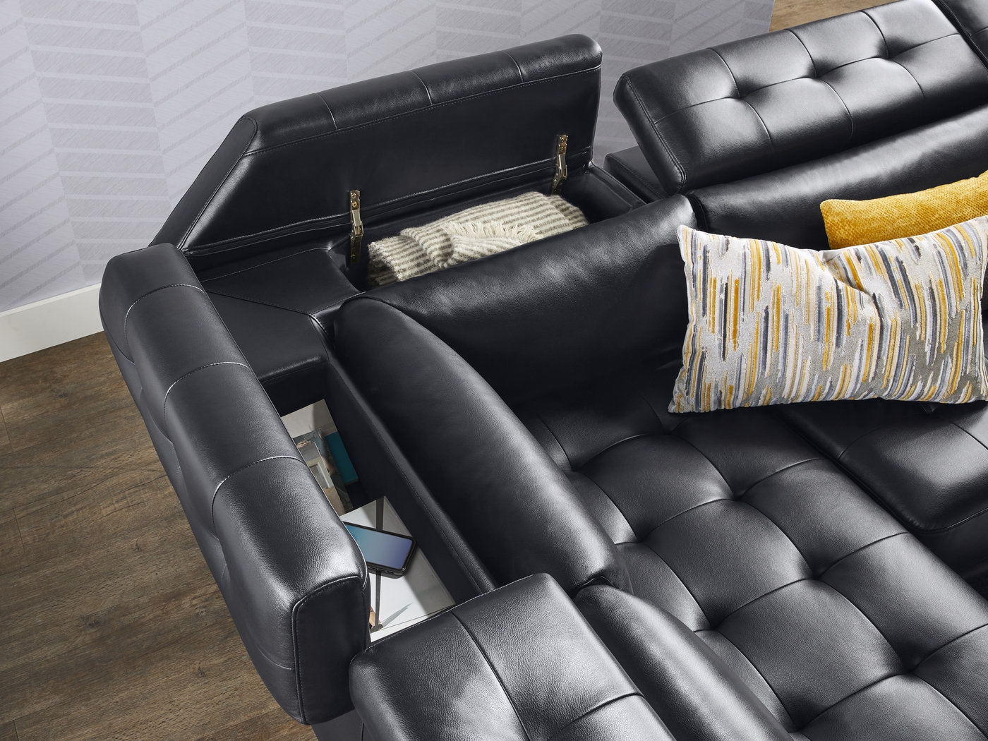 Hudson Heights Black 6 Pc Sectional Living Room - Thumbnail - Image 8