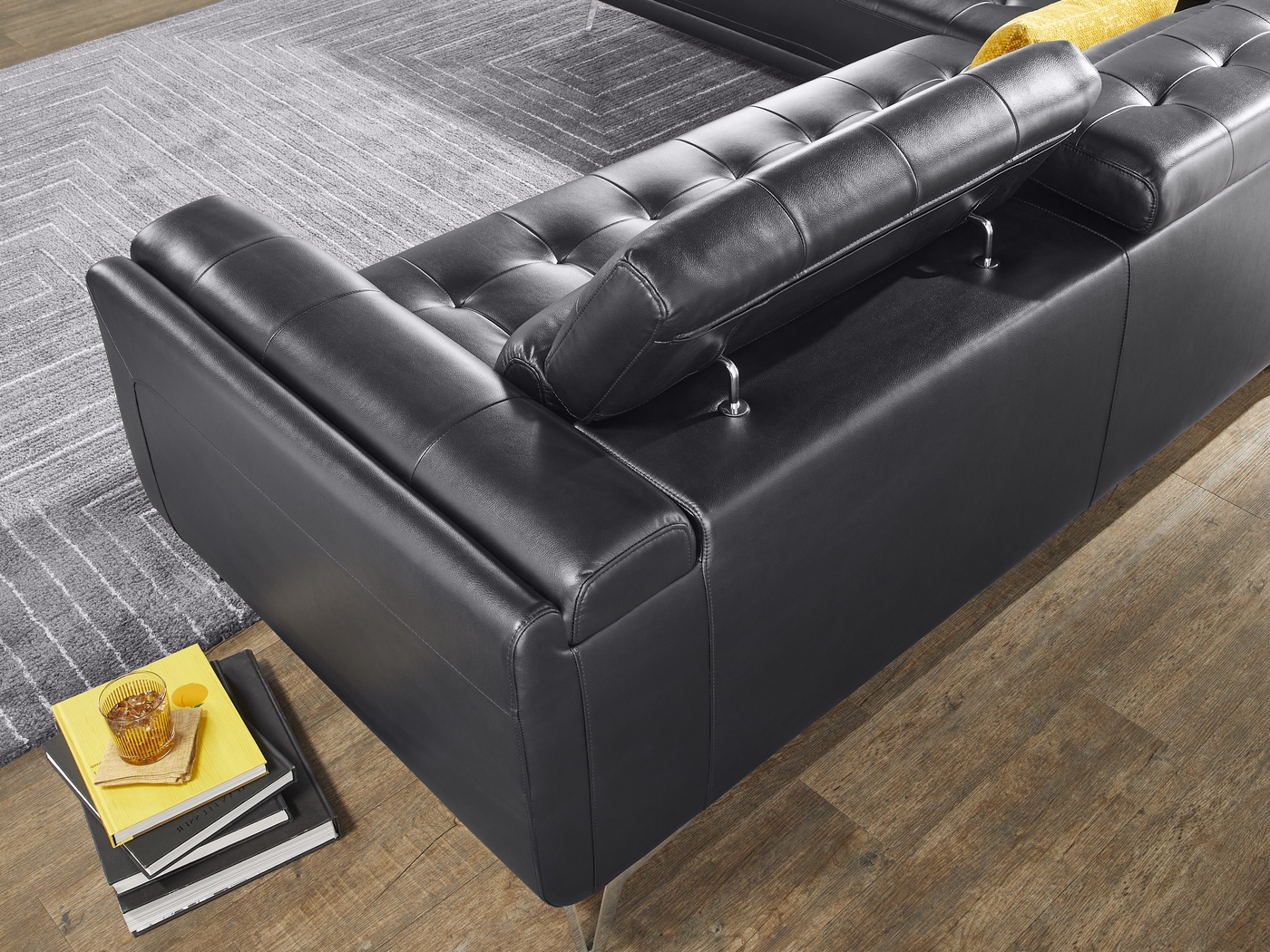 Hudson Heights Black 6 Pc Sectional Living Room - Thumbnail - Image 9