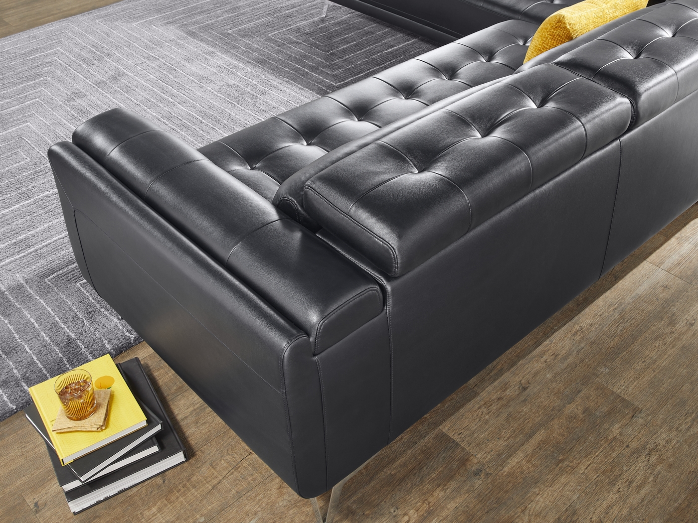 Hudson Heights Black 6 Pc Sectional Living Room - Thumbnail - Image 10