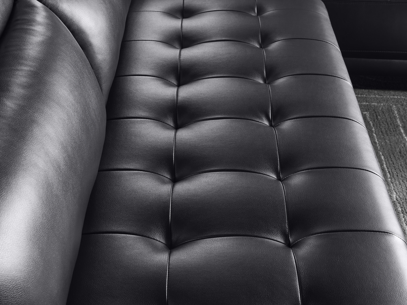 Hudson Heights Black 6 Pc Sectional Living Room - Thumbnail - Image 13