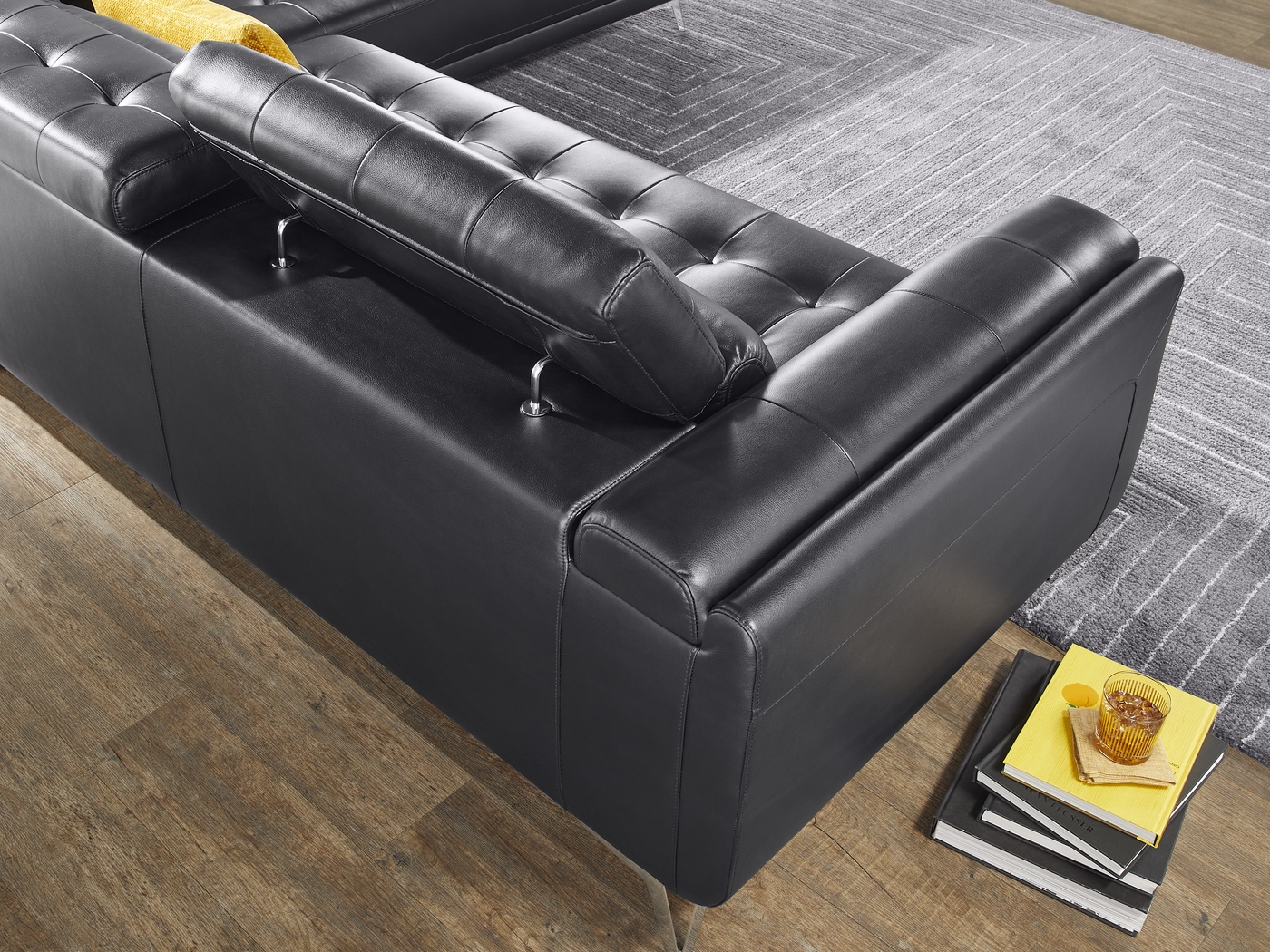 Hudson Heights Black 6 Pc Sectional Living Room - Thumbnail - Image 9