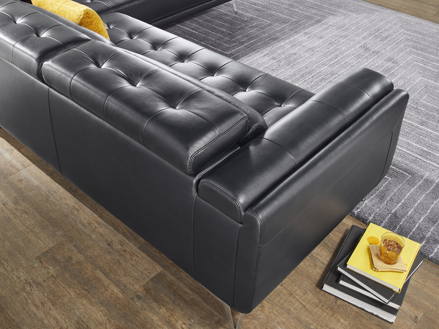 Hudson Heights Black 6 Pc Sectional Living Room - Thumbnail - Image 10