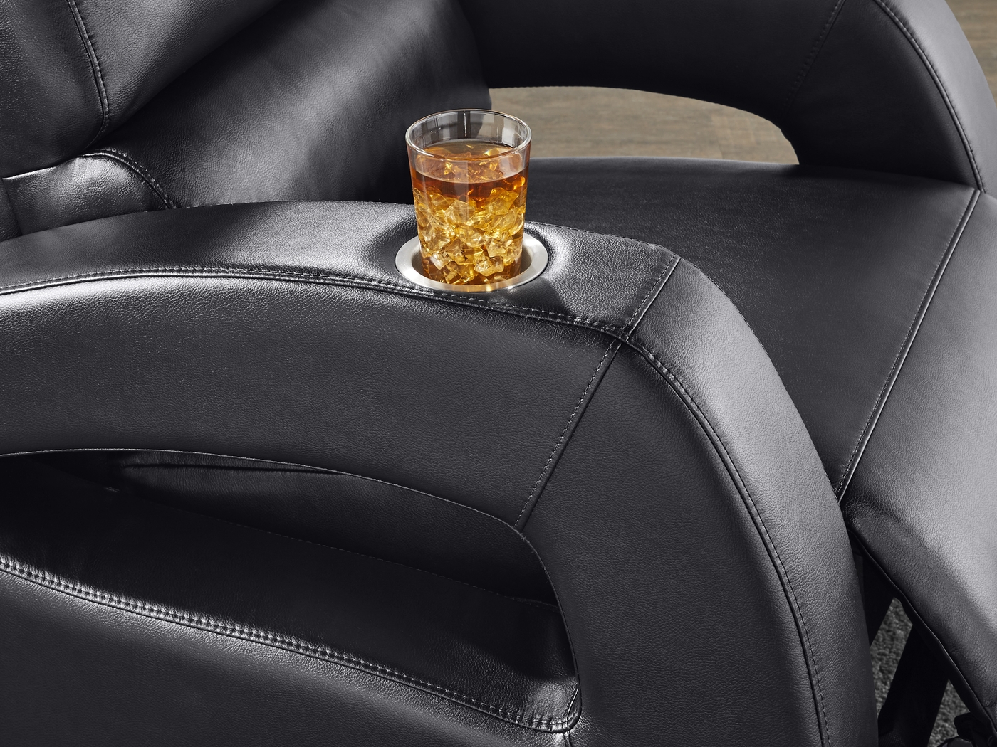 Hudson Heights Black Power Recliner - Thumbnail - Image 4