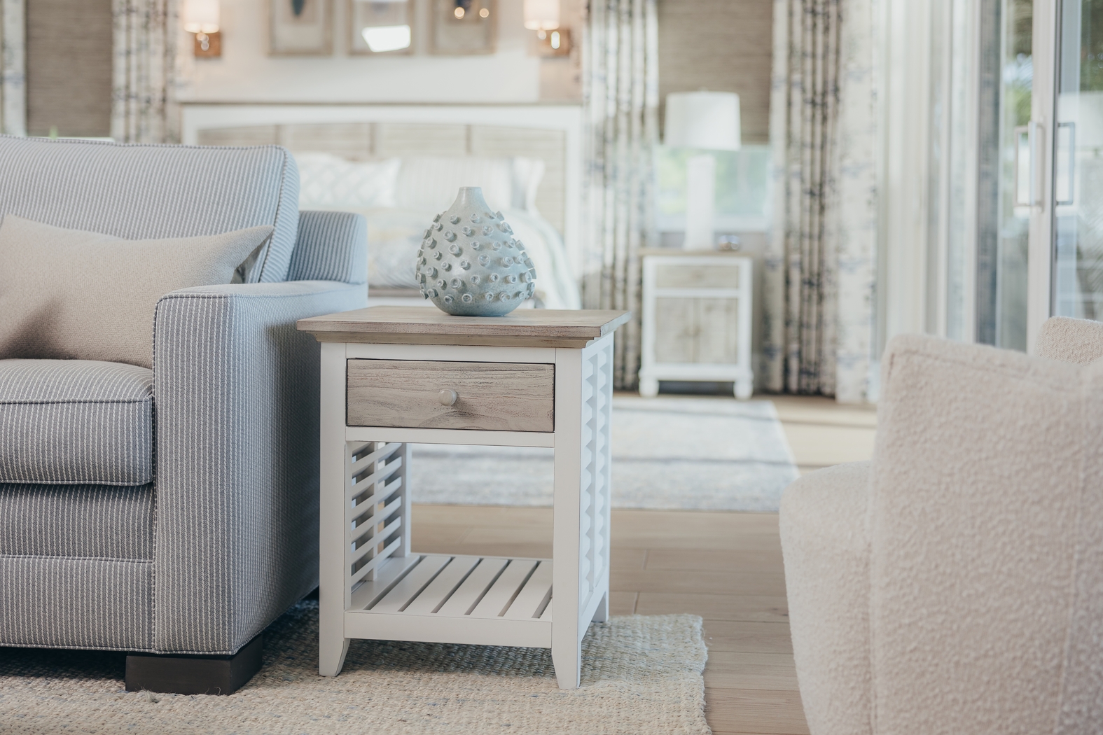 Huibei Gray End Table - Thumbnail - Image 3