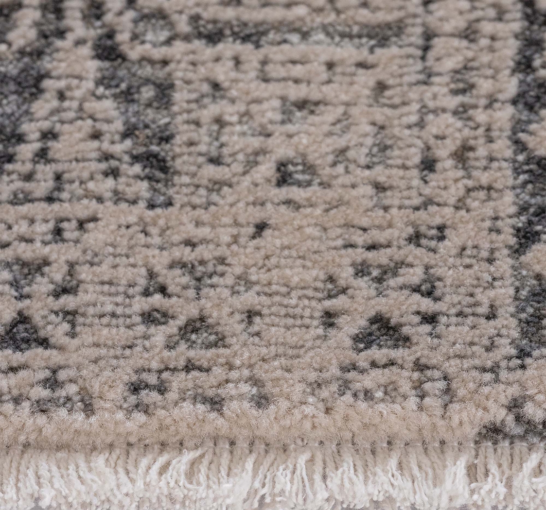 Hulgeo Gray 2'7 x 10' Rug - Thumbnail - Image 3