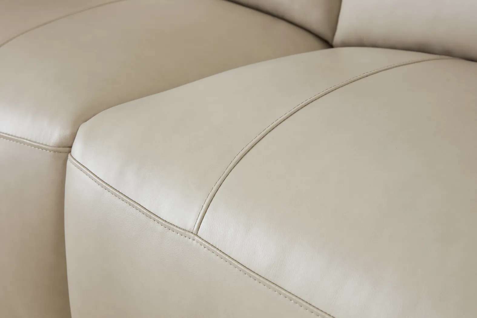 Huntington Ivory Leather 6 Pc Dual Power Reclining Sectional - Thumbnail - Image 4