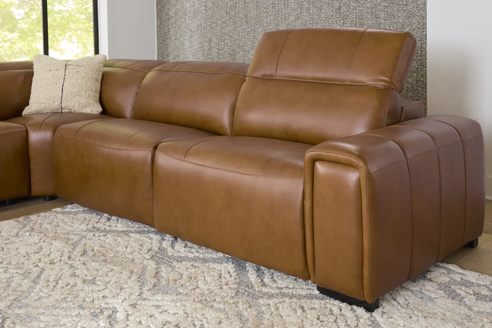 Huntington Saddle Leather 10 Pc Dual Power Sectional Living Room - Thumbnail - Image 8