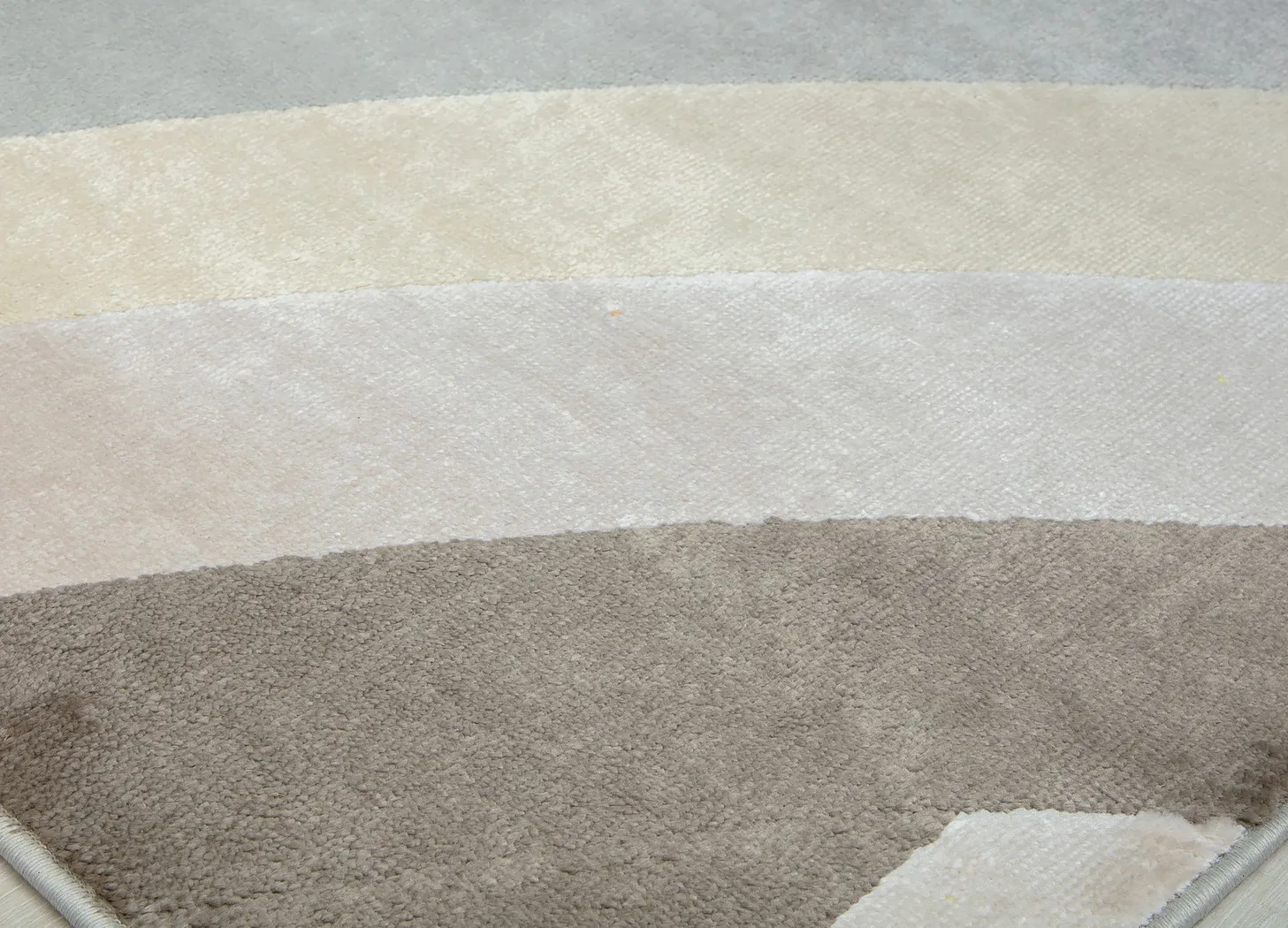 Idyora Beige 8' x 10' Rug - Thumbnail - Image 4