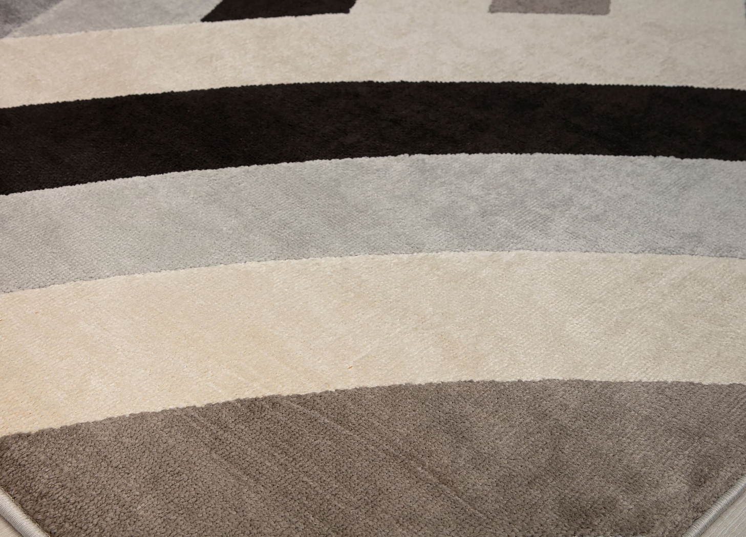 Idyora Cream/Beige 5' x 7' Rug - Thumbnail - Image 5