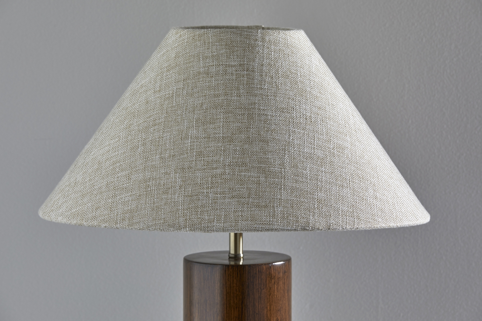 Innsbruck Strasse Walnut Lamp - Thumbnail - Image 4