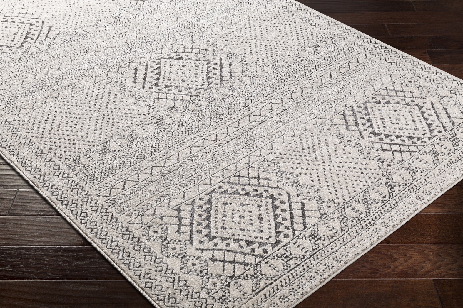 Irelia White 5'3 x 7'3 Rug - Thumbnail - Image 3