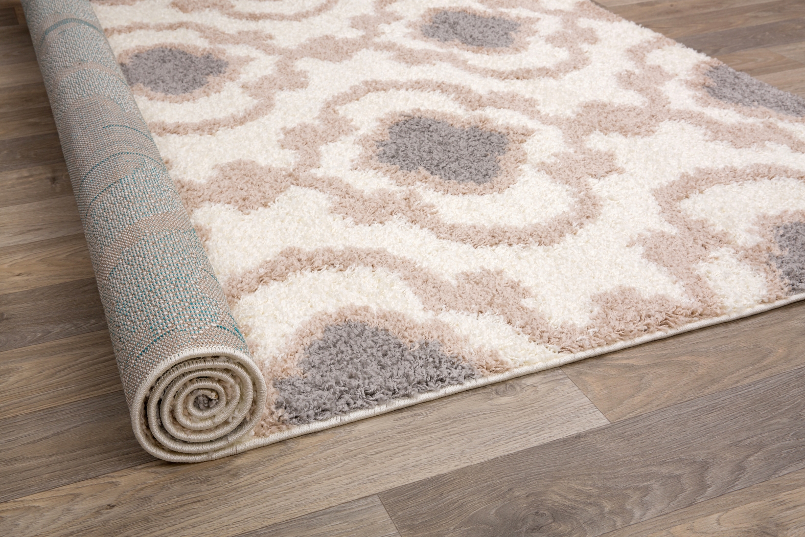 Irenee Cream 5'3 x 7'3 Rug - Thumbnail - Image 3