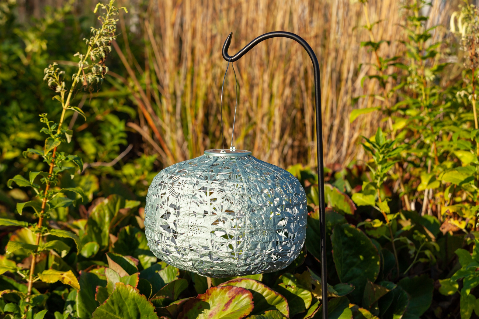 Irian Island Outdoor Sage Solar Lantern - Thumbnail - Image 8