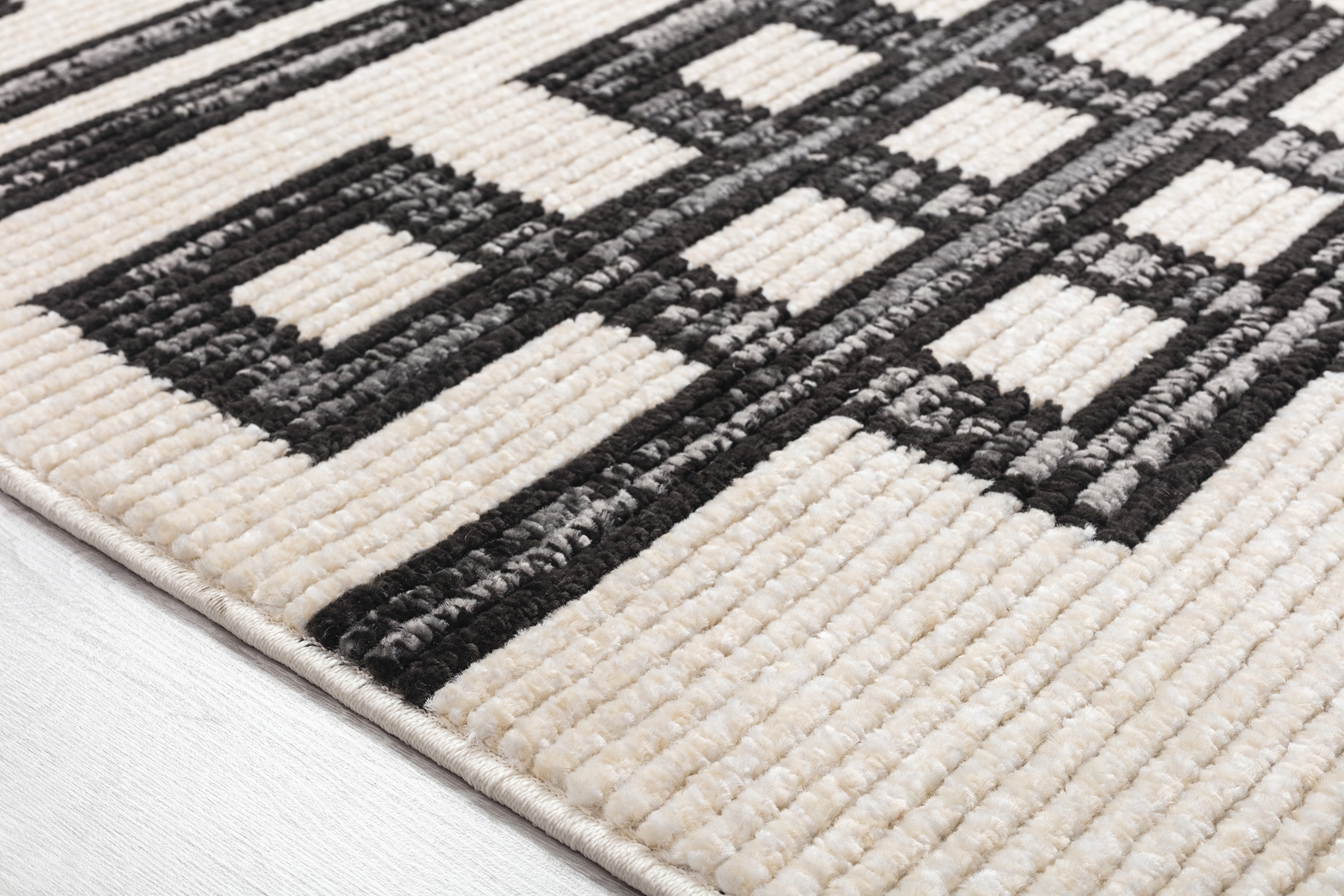 Irolam Black 7'10 x 10'1 Rug - Thumbnail - Image 6