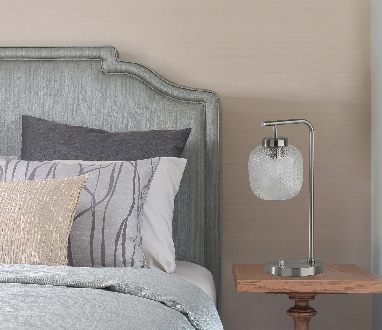 Iroquois Loop Clear Glass Lamp - Thumbnail - Image 2