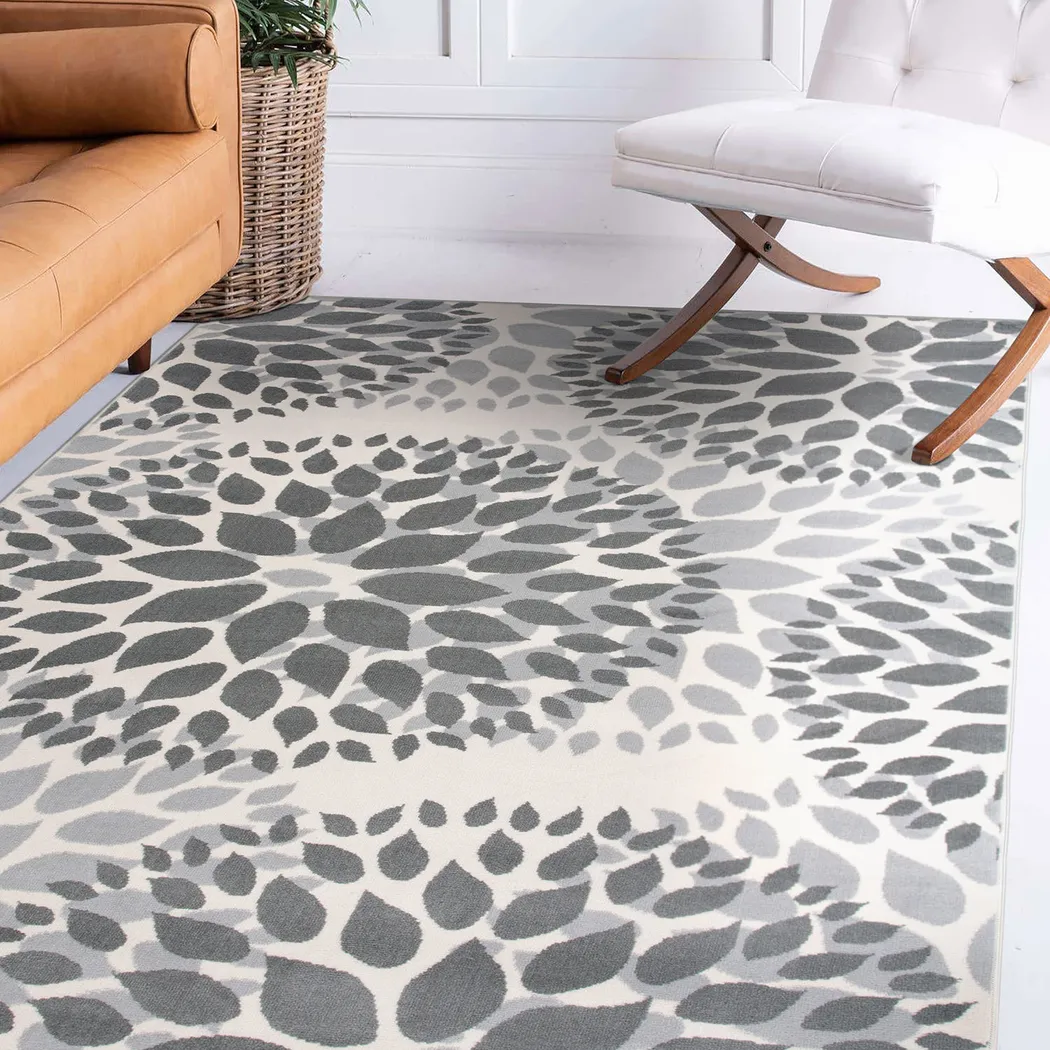 Iselana II Gray 5' x 7' Rug - Thumbnail - Image 3