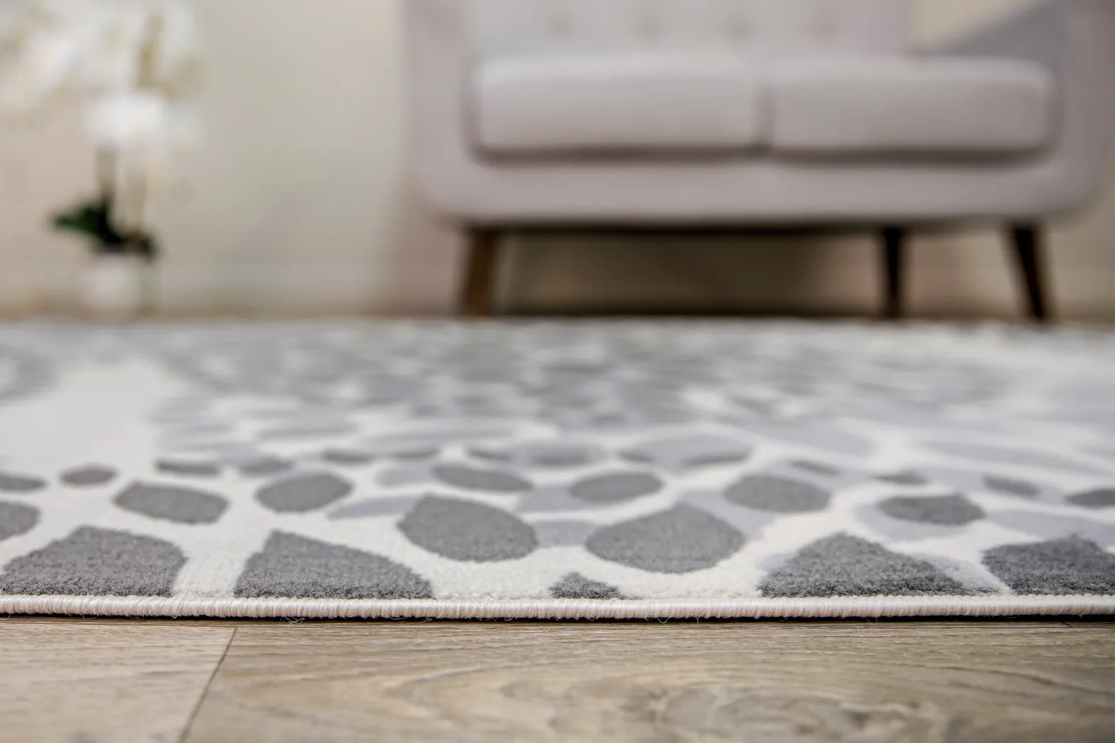 Iselana II Gray 7'6 x 9'5 Rug - Thumbnail - Image 7