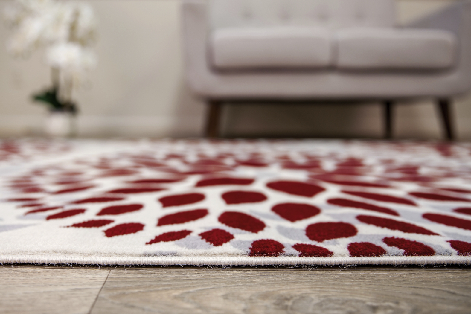 Iselana II Red 5' x 7' Rug - Thumbnail - Image 8