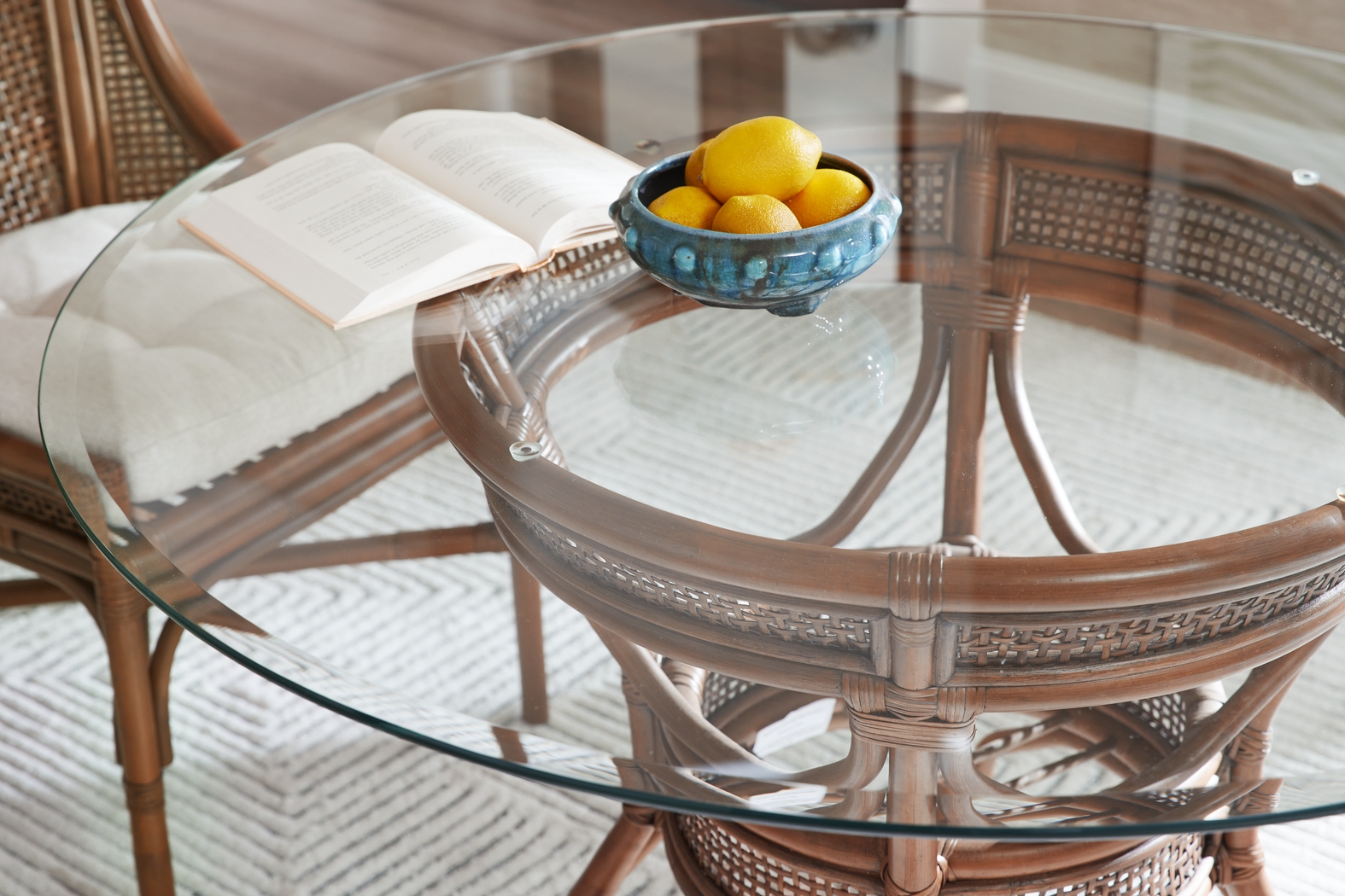 Isla Bay Brown Round Dining Table - Thumbnail - Image 3